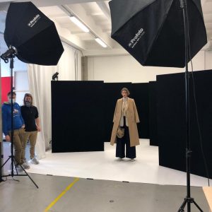 black portable sceen por photoshoot or commercial